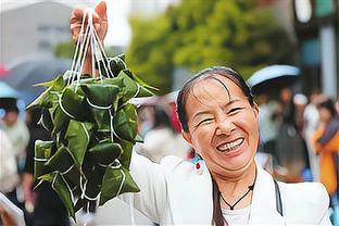 记者：王振澳既有头脑也愿意积极缠斗，就能弥补身体单薄的不足