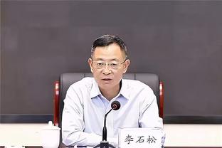 董方卓：晚上的比赛决定英超历史走向，相信球员们会展示职业态度